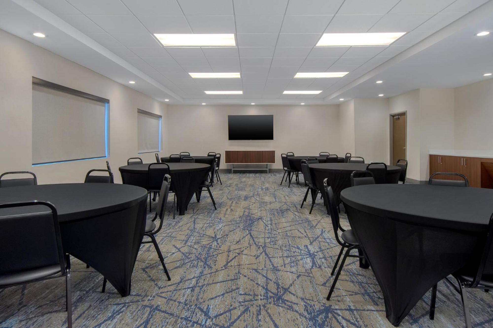 Holiday Inn Express & Suites Oscoda By Ihg Екстер'єр фото