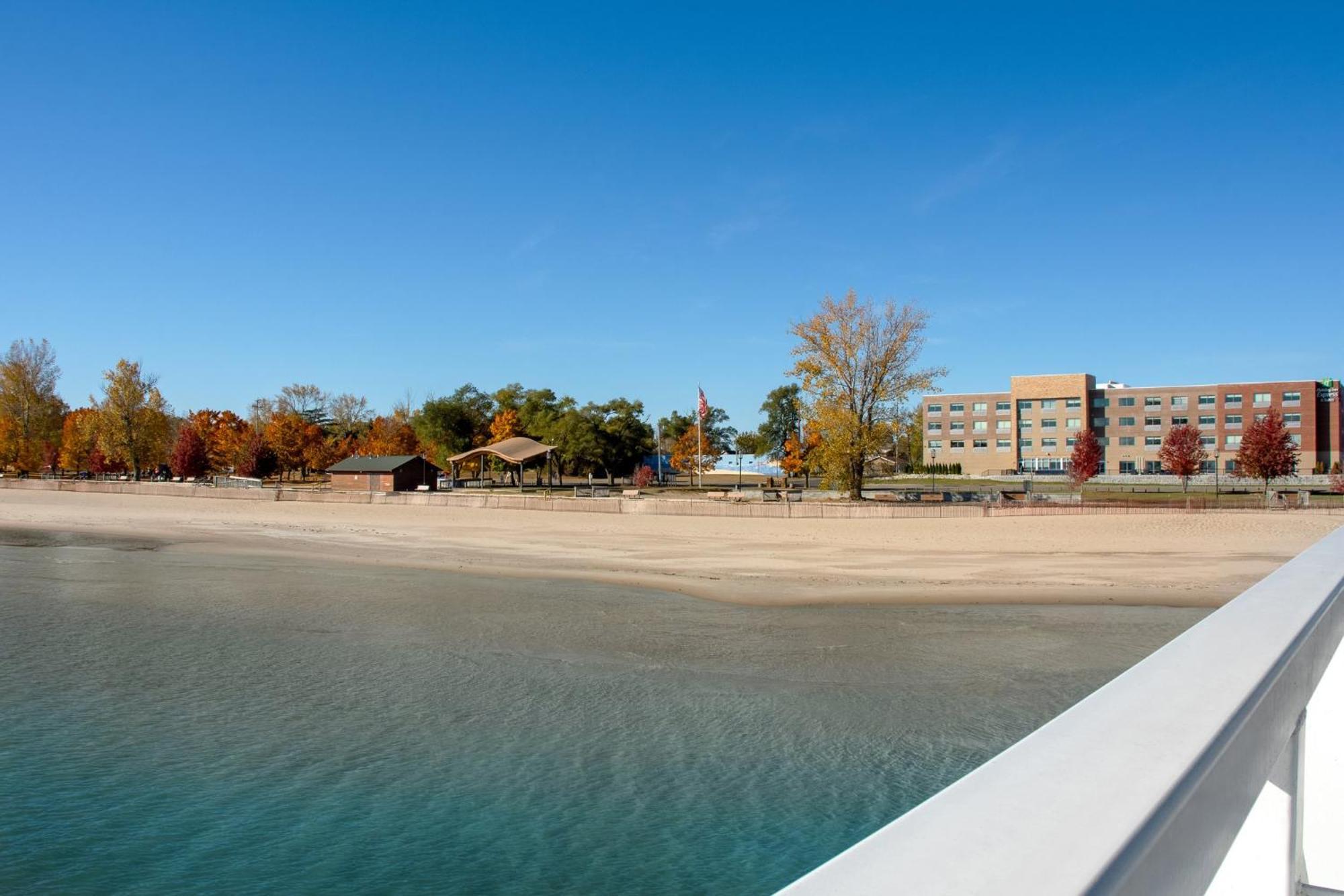 Holiday Inn Express & Suites Oscoda By Ihg Екстер'єр фото